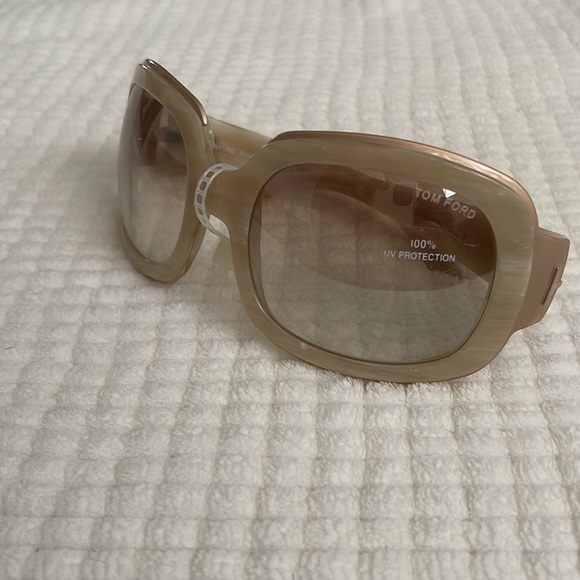 NEW Tom Ford Lisa sunglasses - Picture 3 of 8